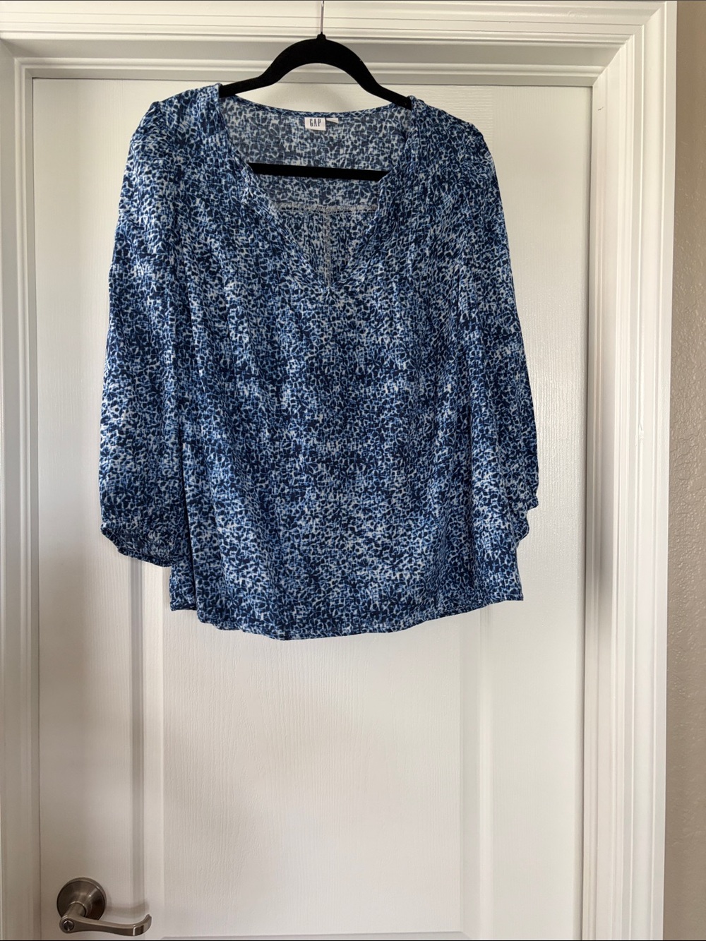GAP Blue Patterned V-Neck Blouse